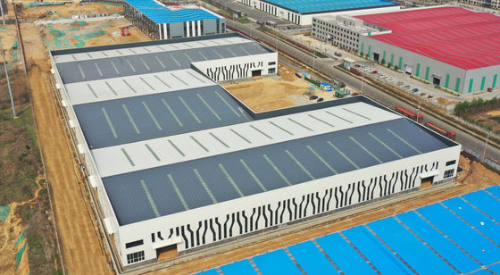 پانل ساندویچی PU با استحکام بالا با قابلیت هوابندی/آب‌بندی و عایق حرارتی برای سقف و ساختمان