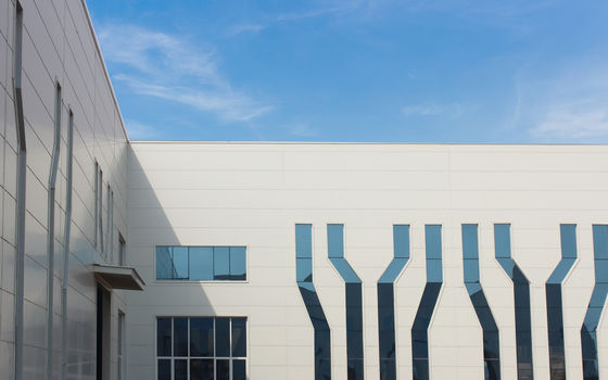 پانل ساندویچی PU با استحکام بالا با قابلیت هوابندی/آب‌بندی و عایق حرارتی برای سقف و ساختمان