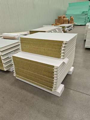 پانل های فلزی دیواری و ساندویچ پانل مناسب برای پروژه های بیرونی