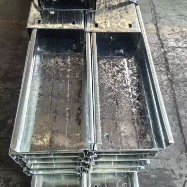 C شکل فولاد Purlin فولاد GI فولاد ساختمان فلزی Purlin Z پروفایل فولاد